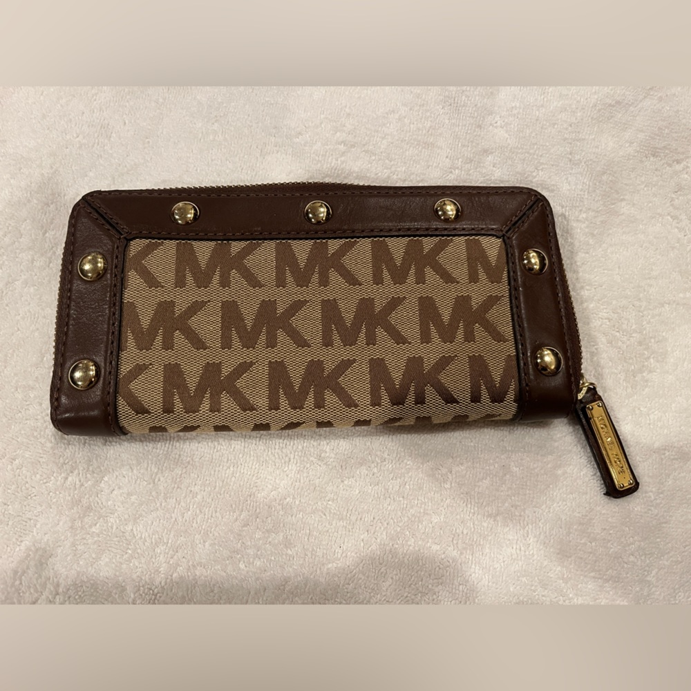 Micheal Kors Leather Brown Wallet